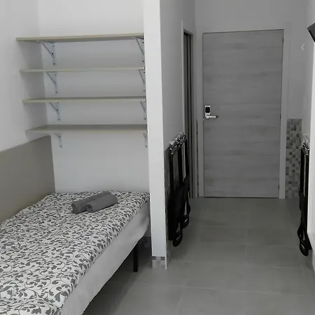 Plaza Ifach Oda ve Kahvaltı 3*